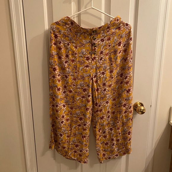 Mustard Cropped Floral Gaucho Pants - Picture 3 of 3